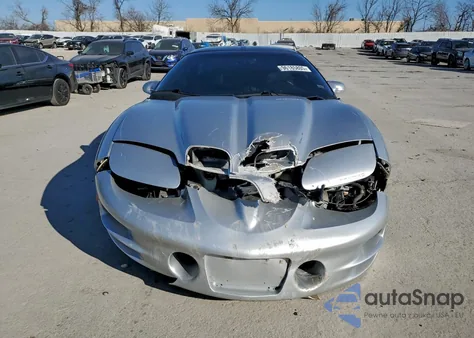 2002 Pontiac Firebird Formula z USA, uszkodzony, nr VIN 2G2FV22G022158605
